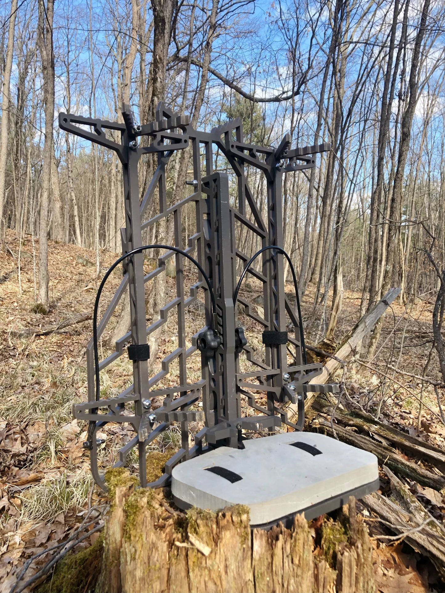 Hitch Treestands Launch Package (1 Stand, 2 Sticks)